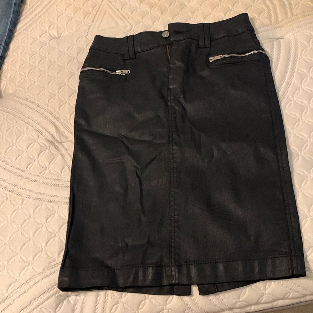 7 FOR MANKIND coated Pencil denim skirt black High-Waist 25” Size 4